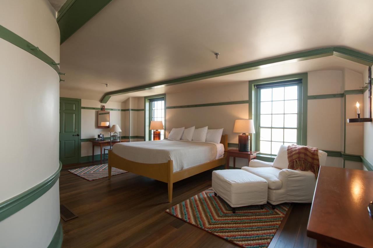 Shaker Village Of Pleasant Hill Harrodsburg Exterior photo