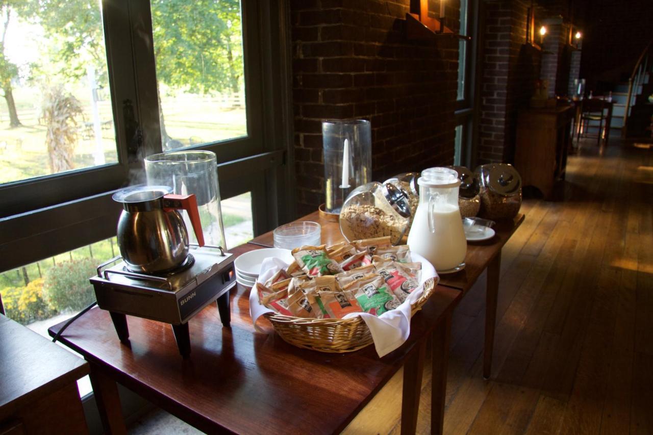 Shaker Village Of Pleasant Hill Harrodsburg Exterior photo