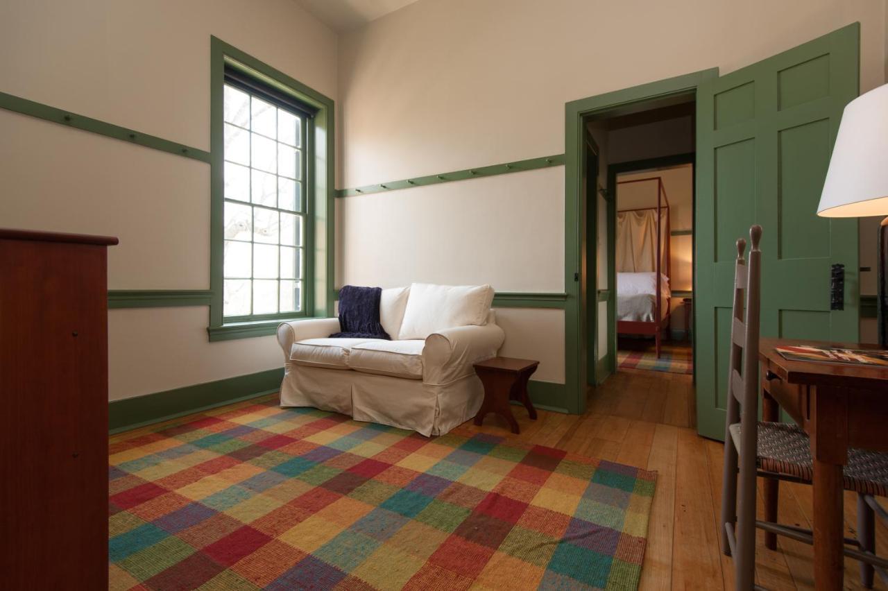 Shaker Village Of Pleasant Hill Harrodsburg Room photo
