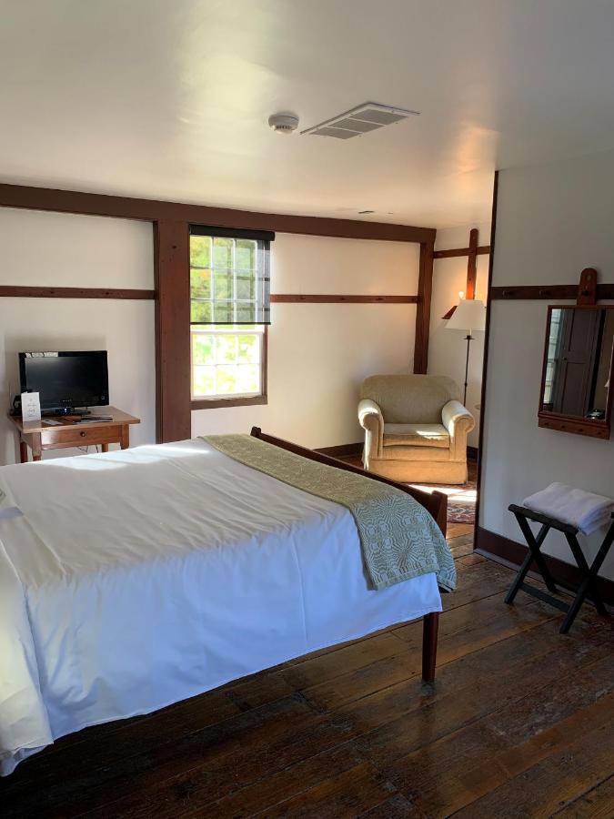 Shaker Village Of Pleasant Hill Harrodsburg Exterior photo